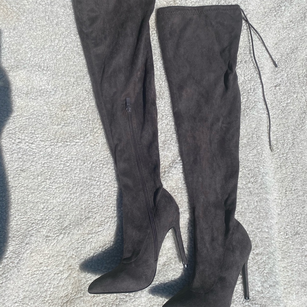 NWOT FASHION NOVA Over The Knee Boot